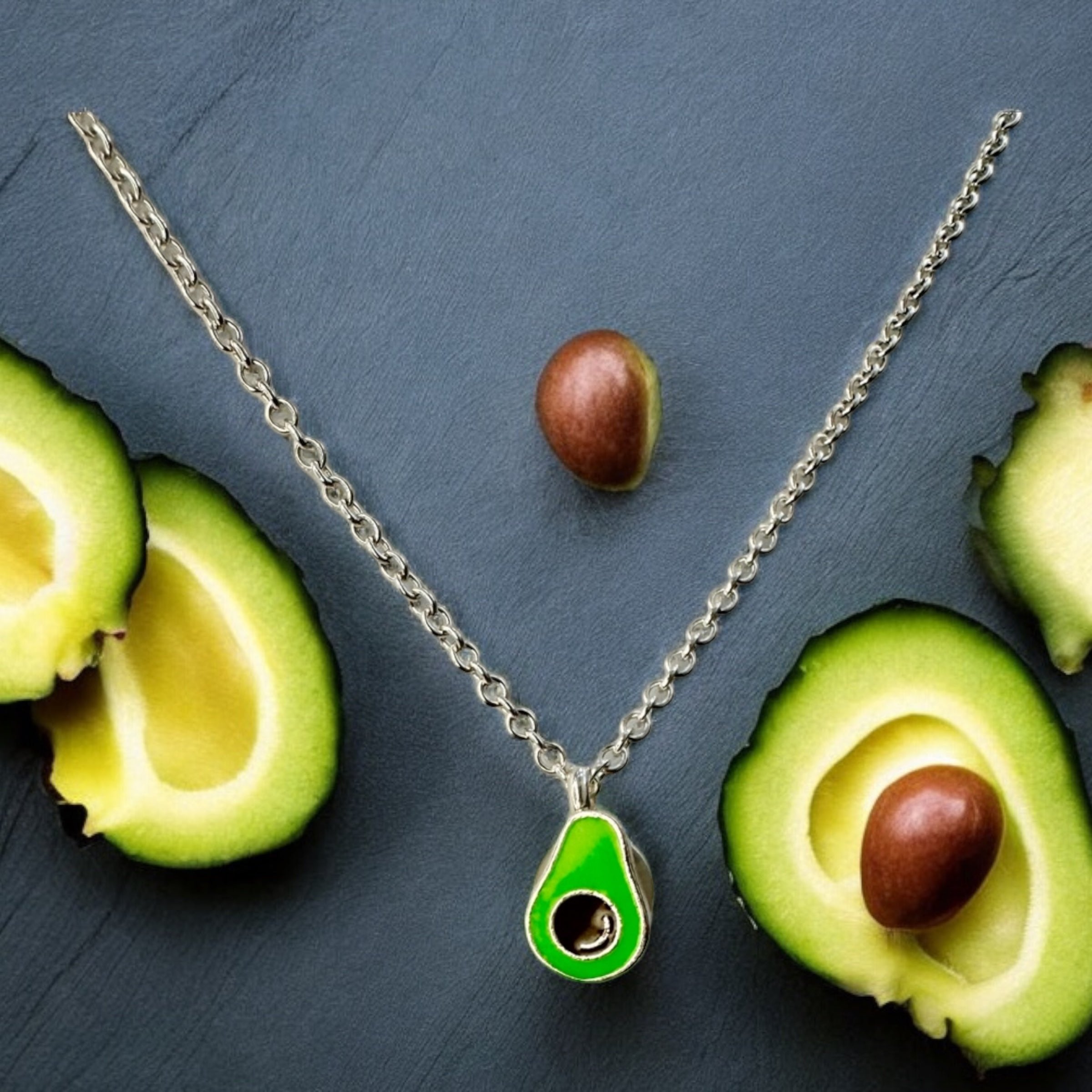 Avocado glow-in-the-dark, necklace